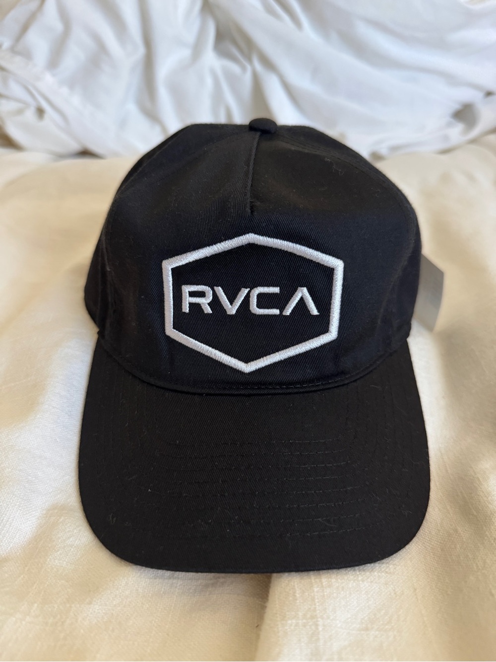 RVCA commonwealth SnapBack in black NWT